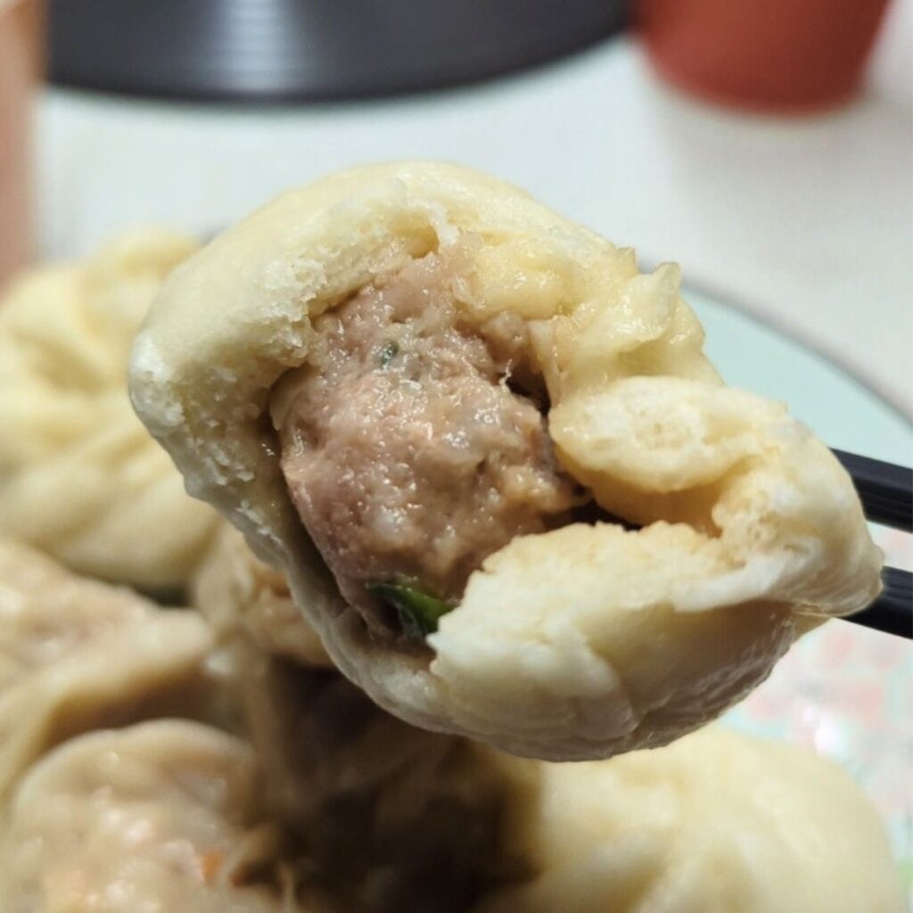台北美食｜什麼? 小籠包也可以吃到飽? 北投市場在地人從小吃到大｜從中午賣到宵夜｜燒賣也超推薦
