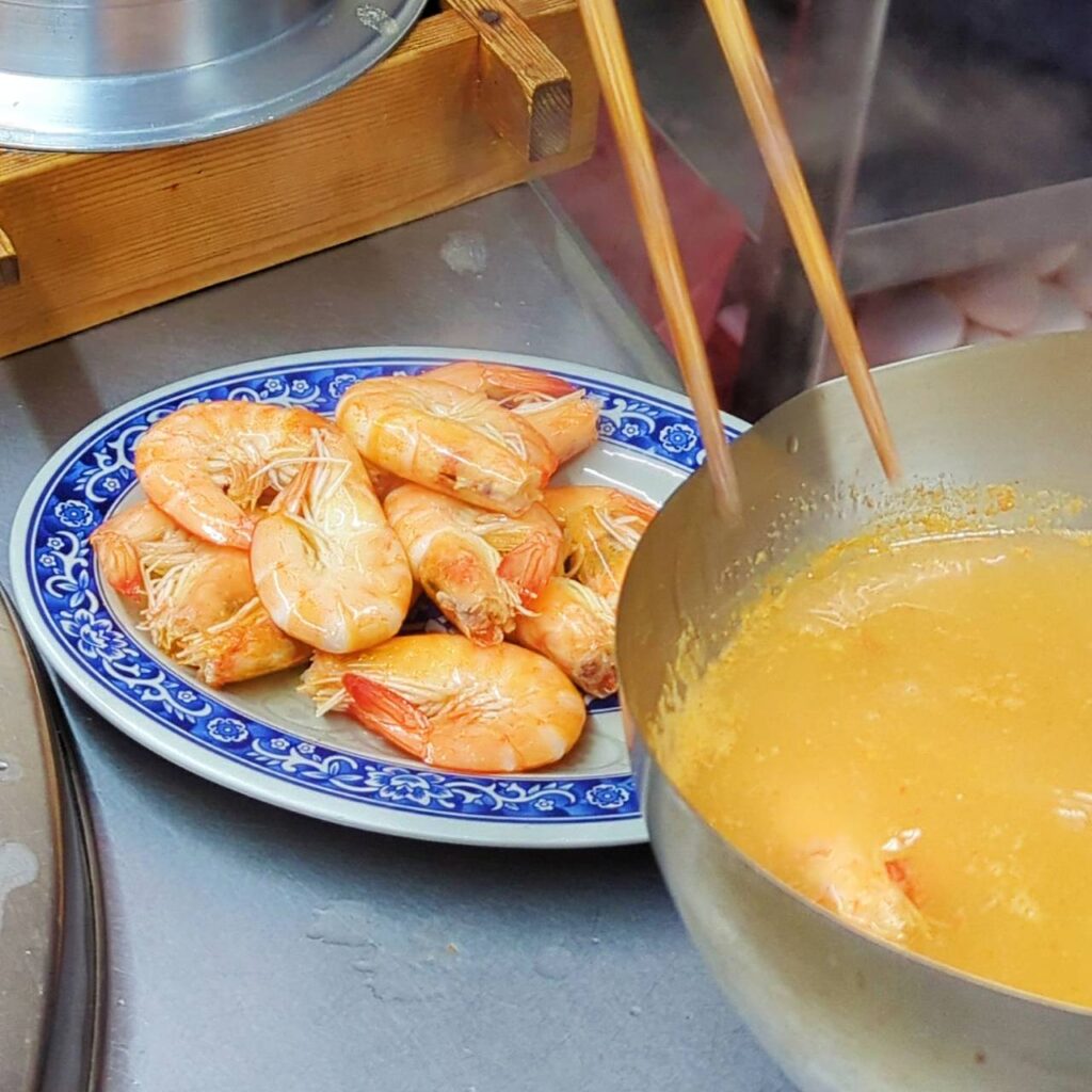 新北美食｜鶯歌｜哥哥纏麵食館 - 在地推薦古早味鍋燒麵、涼麵，從早到凌晨都吃的到