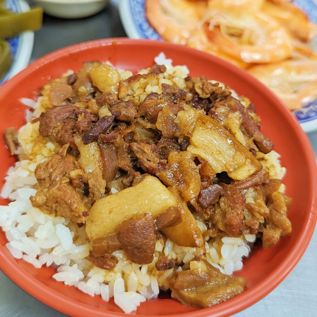 新北美食｜鶯歌｜哥哥纏麵食館 - 在地推薦古早味鍋燒麵、涼麵，從早到凌晨都吃的到