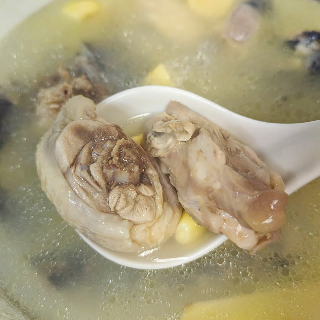 宅配美食開箱｜Kawa巧活食品 健康美味的無憂饗宴。秋天進補 – 懶人食譜交給你，蒜頭蛤蠣燉雞湯、雞湯火鍋