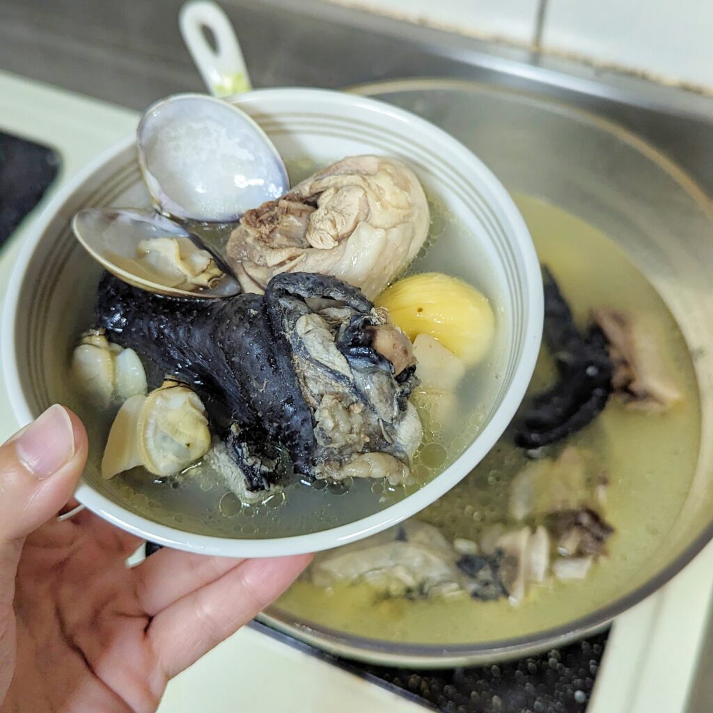 宅配美食開箱｜Kawa巧活食品 健康美味的無憂饗宴。秋天進補 – 懶人食譜交給你，蒜頭蛤蠣燉雞湯、雞湯火鍋