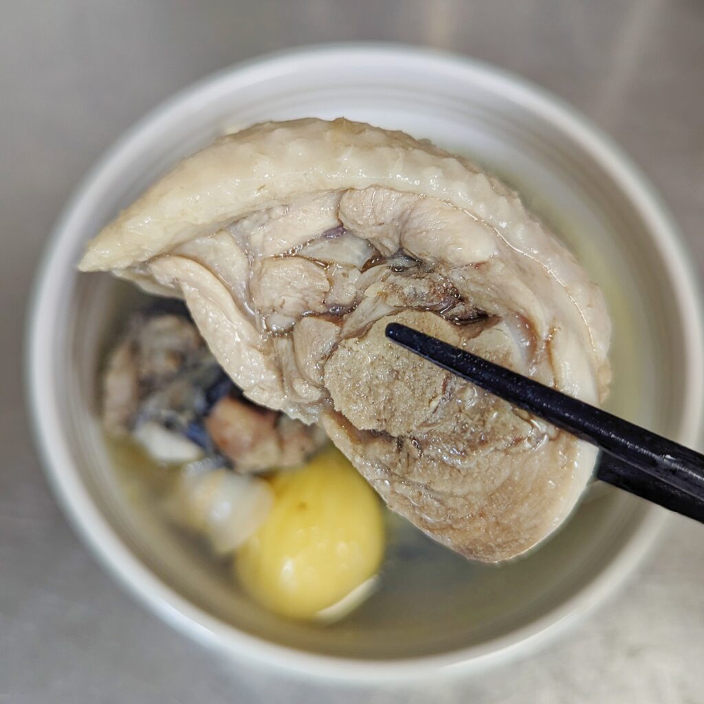 宅配美食開箱｜Kawa巧活食品 健康美味的無憂饗宴。秋天進補 – 懶人食譜交給你，蒜頭蛤蠣燉雞湯、雞湯火鍋