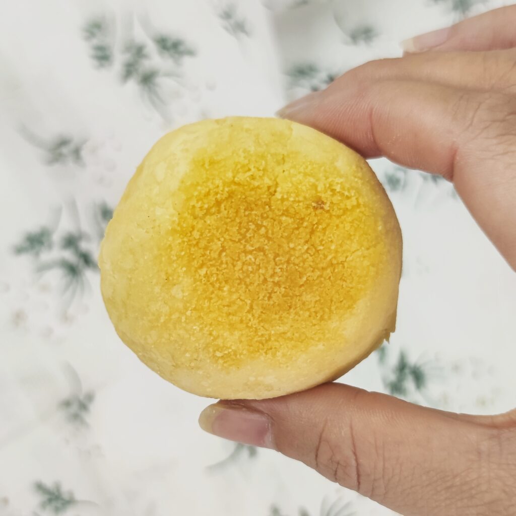 禮盒美食開箱｜家御滬曉月餅大團圓禮盒：中秋美味禮盒分享，烏豆沙蛋黃酥、金沙月圓酥、豆蓉蛋黃酥、低糖土鳳梨酥-美味開箱