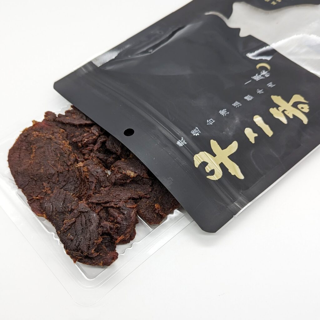 網購美食｜牛二哥溫體牛肉乾：特殊濕式工法製成，口感頂級、宅在家、下酒菜，輕鬆享受的牛香美味！原味、辣味任你挑