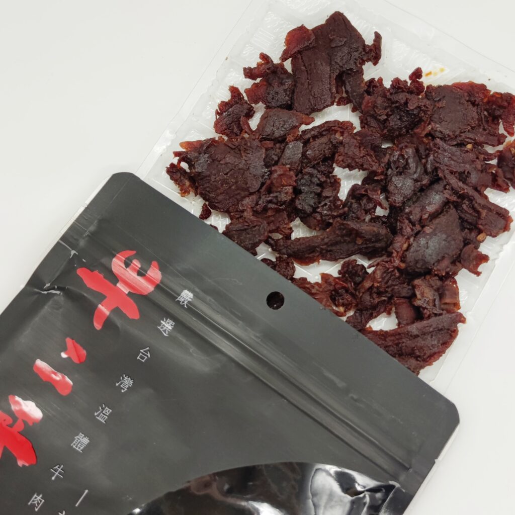 網購美食｜牛二哥溫體牛肉乾：特殊濕式工法製成，口感頂級、宅在家、下酒菜，輕鬆享受的牛香美味！原味、辣味任你挑