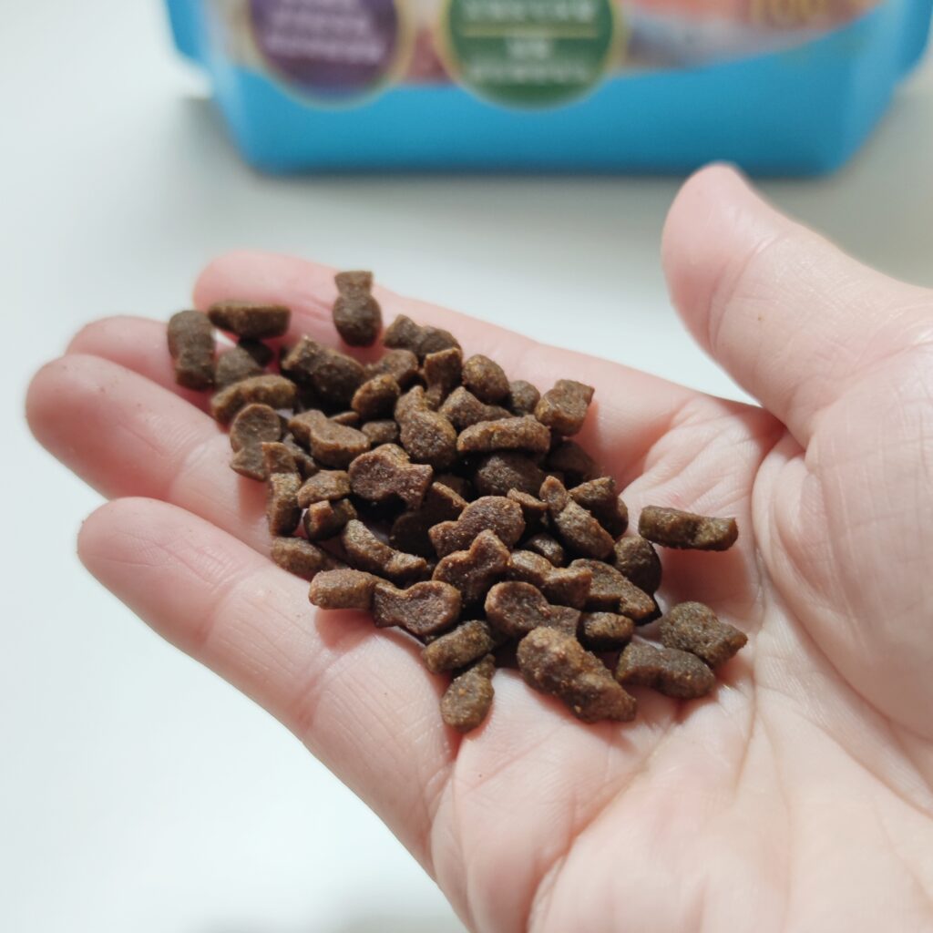 貓飼料開箱｜探索貓侍Catpool－藍貓侍：天然無穀貓糧中的褐藻糖膠，分享我的貓飼料心得，挑嘴貓退散