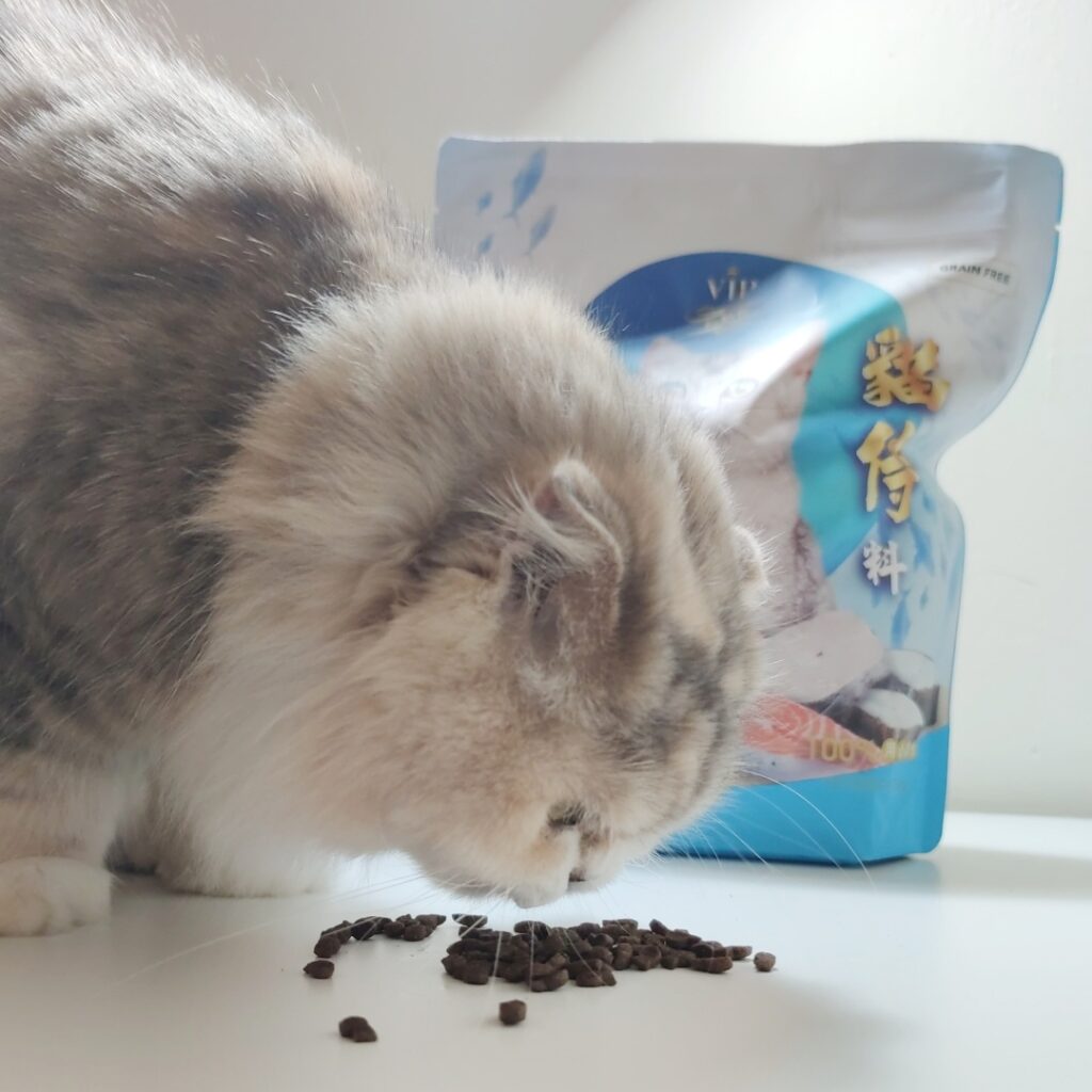 貓飼料開箱｜探索貓侍Catpool－藍貓侍：天然無穀貓糧中的褐藻糖膠，分享我的貓飼料心得，挑嘴貓退散