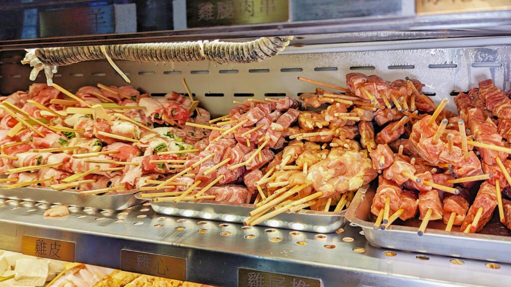 台北居酒屋｜東區高CP值 – 柒息地串燒居酒屋，最低一串只要19元，串燒、炸物任你挑，晚餐、宵夜、小酌任你吃，朋友聚會必推好去處