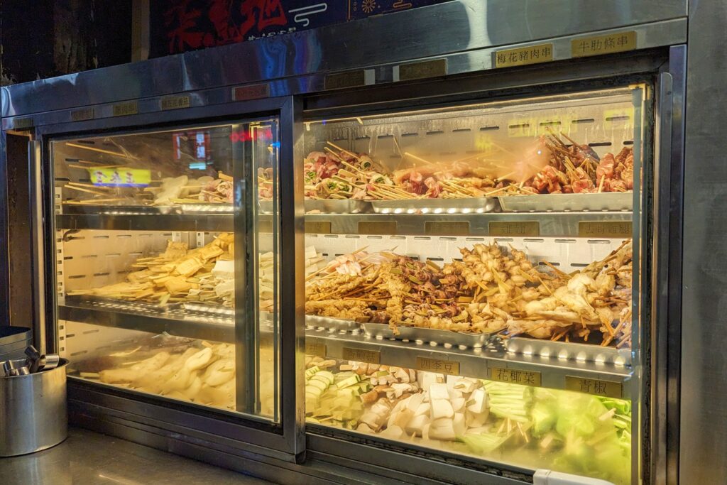 台北居酒屋｜東區高CP值 – 柒息地串燒居酒屋，最低一串只要19元，串燒、炸物任你挑，晚餐、宵夜、小酌任你吃，朋友聚會必推好去處
