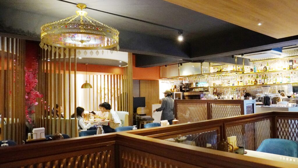 台北師大｜泰愛泰Thai loveThai-泰國料理與餐酒館完美結合，泰國風情與台灣口味完美結合，精緻好吃，聚餐超推薦（師大美食．捷運台電大樓站）