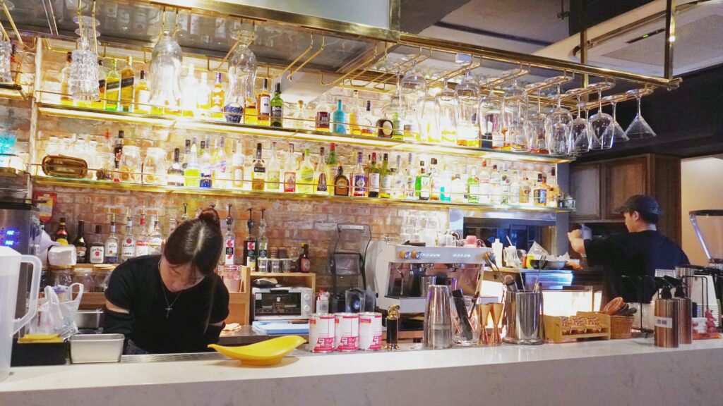 台北師大｜泰愛泰Thai loveThai-泰國料理與餐酒館完美結合，泰國風情與台灣口味完美結合，精緻好吃，聚餐超推薦（師大美食．捷運台電大樓站）