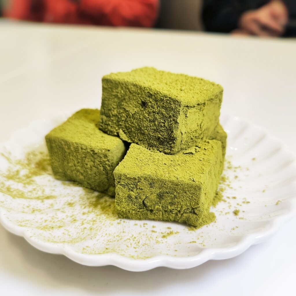 台北東區｜Torori天使蕨餅 ｜擁有千年歷史的天皇御用甜點蕨餅引進台灣囉！在台北忠孝SOGO就能吃到日本入口即化的蕨餅，有夠幸福！