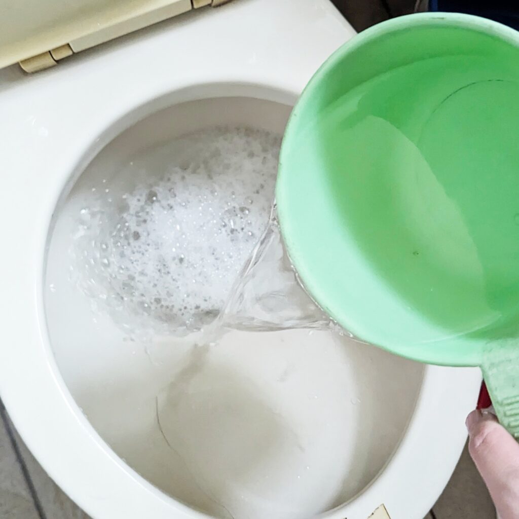 居家開箱｜台灣老品牌-值得信賴的鱷魚蚊香｜來泡個露天泡泡浴吧！給忙碌的自己紓壓一下，綿密泡泡，給自己與自己對話的浪漫泡澡