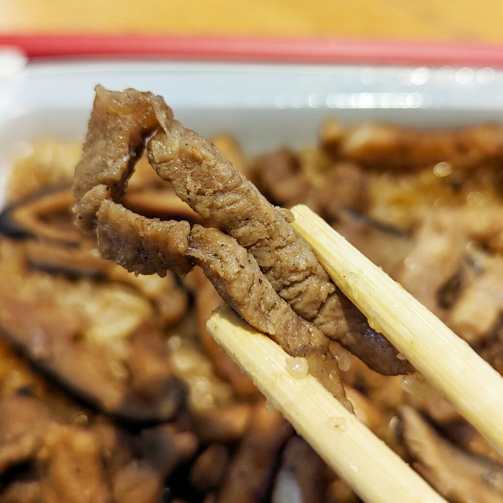 禮盒開箱｜彌月你吃過最好吃的油飯是什麼？開箱親親寶貝A禮盒－東興彌月油飯！台中在地３０年老牌油飯，真材實料又好吃