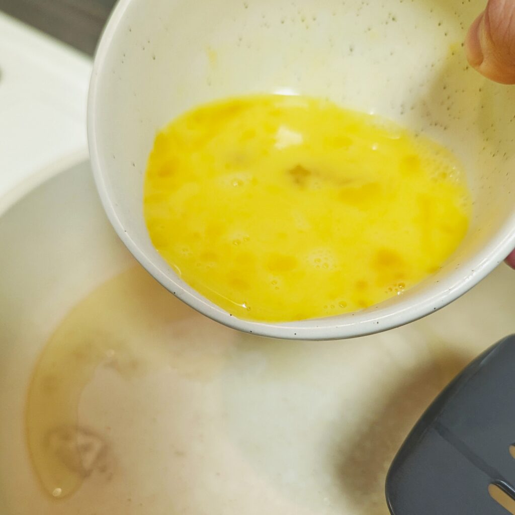 禮盒開箱｜彌月你吃過最好吃的油飯是什麼？開箱親親寶貝A禮盒－東興彌月油飯！台中在地３０年老牌油飯，真材實料又好吃