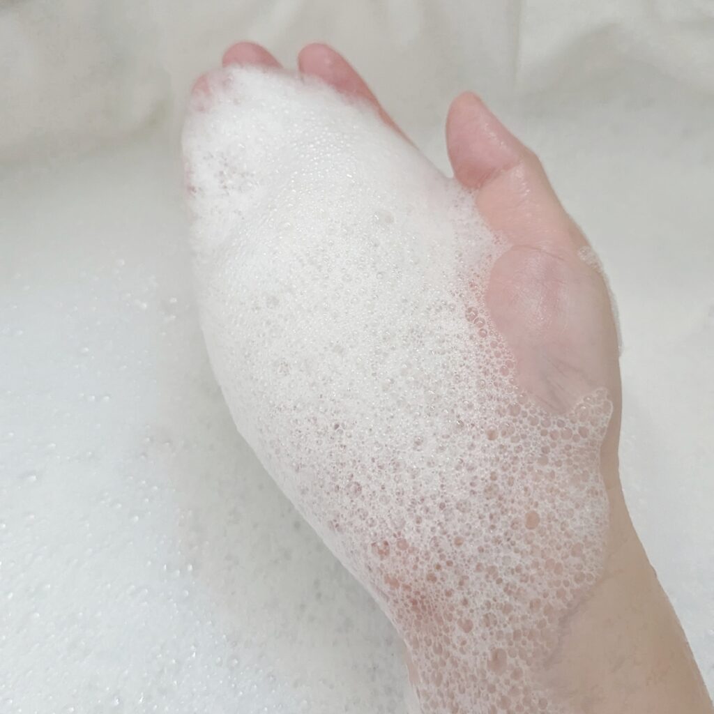 居家開箱｜台灣老品牌-值得信賴的鱷魚蚊香｜來泡個露天泡泡浴吧！給忙碌的自己紓壓一下，綿密泡泡，給自己與自己對話的浪漫泡澡