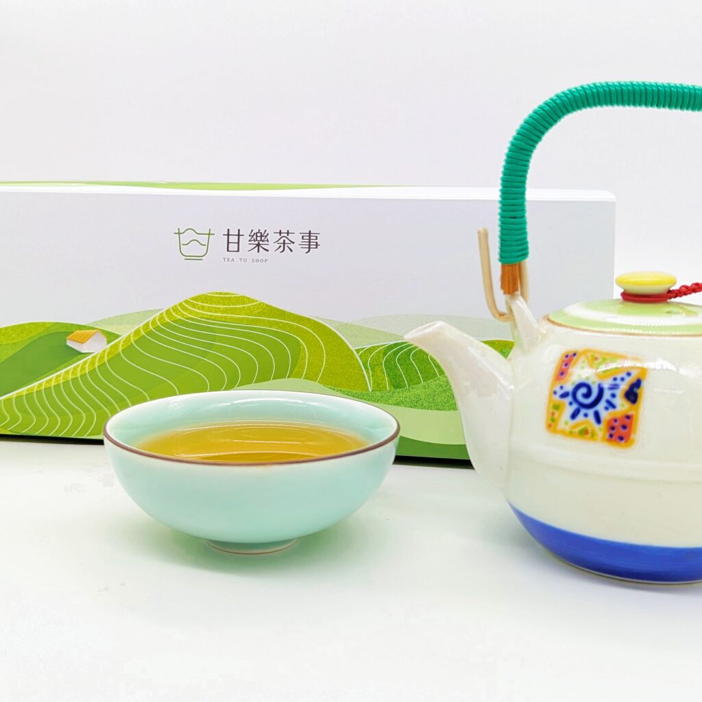 三峽地方創生-甘樂文創｜開箱甘樂茶事 碧螺春茶乳捲｜三峽特色伴手禮，濃厚茶味甜點與最好的親友一起分享吧！或是跟我一樣自己偷偷吃光