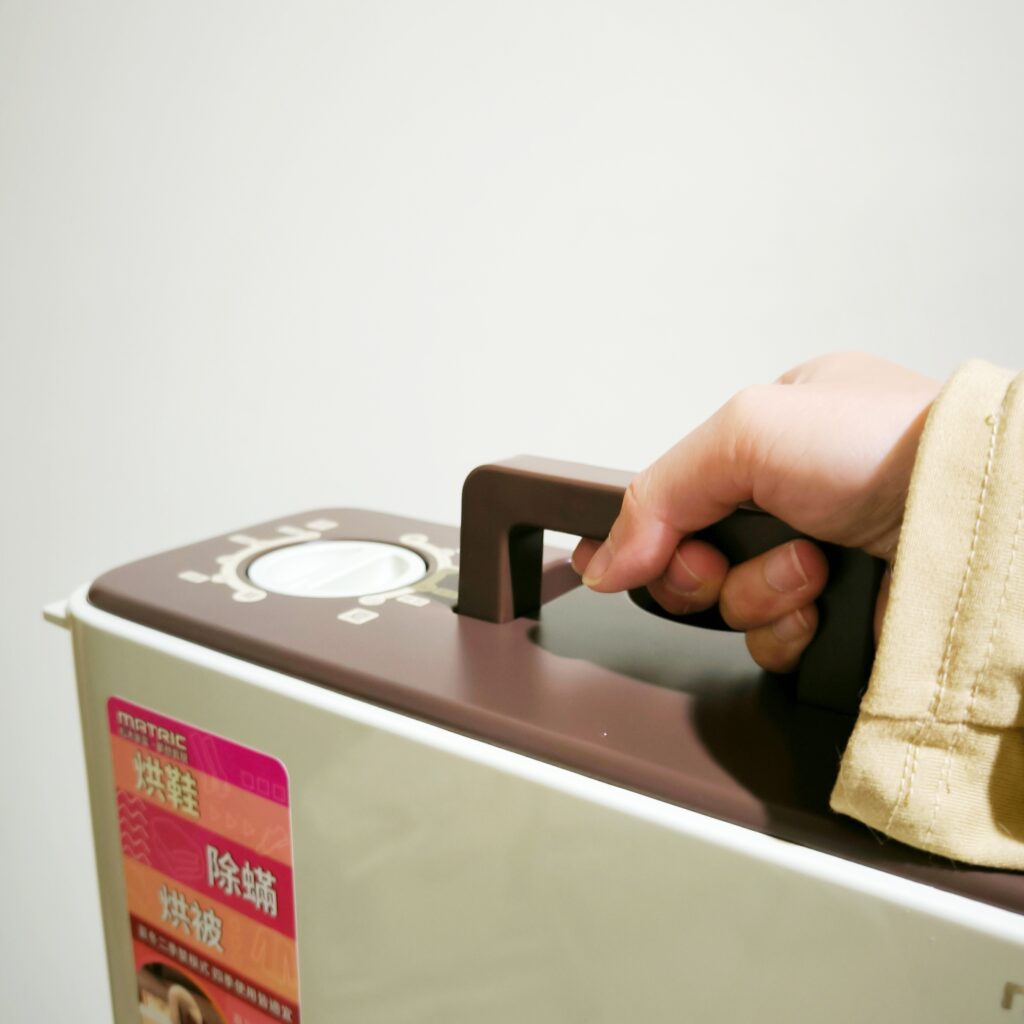 居家開箱｜日本MATRIC 松木家電｜直/臥 兩用布團乾燥機，烘被、烘鞋、除蟎一機搞定，居家好幫手，冬天夏天皆可用，打擊台灣潮濕的好武器