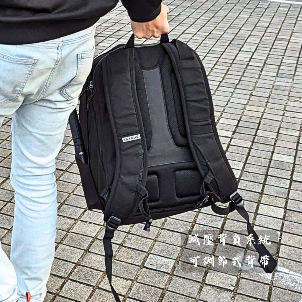 商務背包｜Targus Work+ 15 - 16 吋 32L 擴充式電腦後背包，商務、旅行都推薦，巨能裝，實用背包開箱