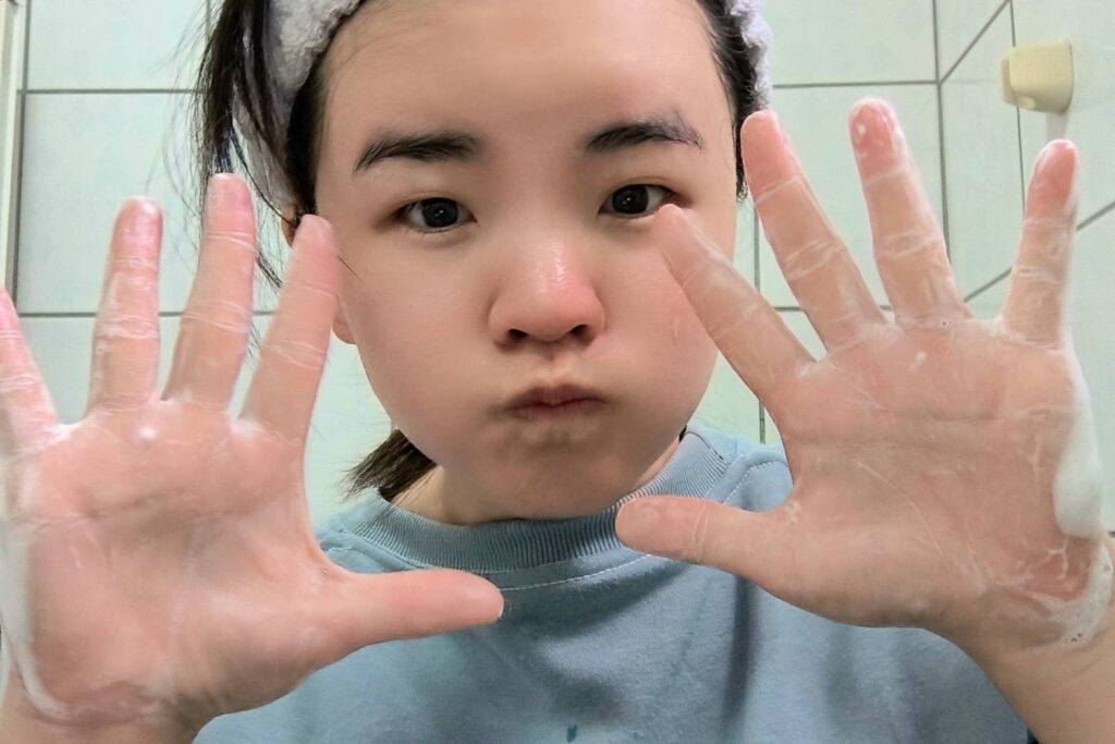 日常保養｜LOYE樂妍｜28%高濃度胺基酸洗面乳➡️洗後不緊繃洗面乳開箱 與 面膜控必買分享：維他命B3美白面膜，保養從清潔開始，清潔做的好，保養效果UPUP