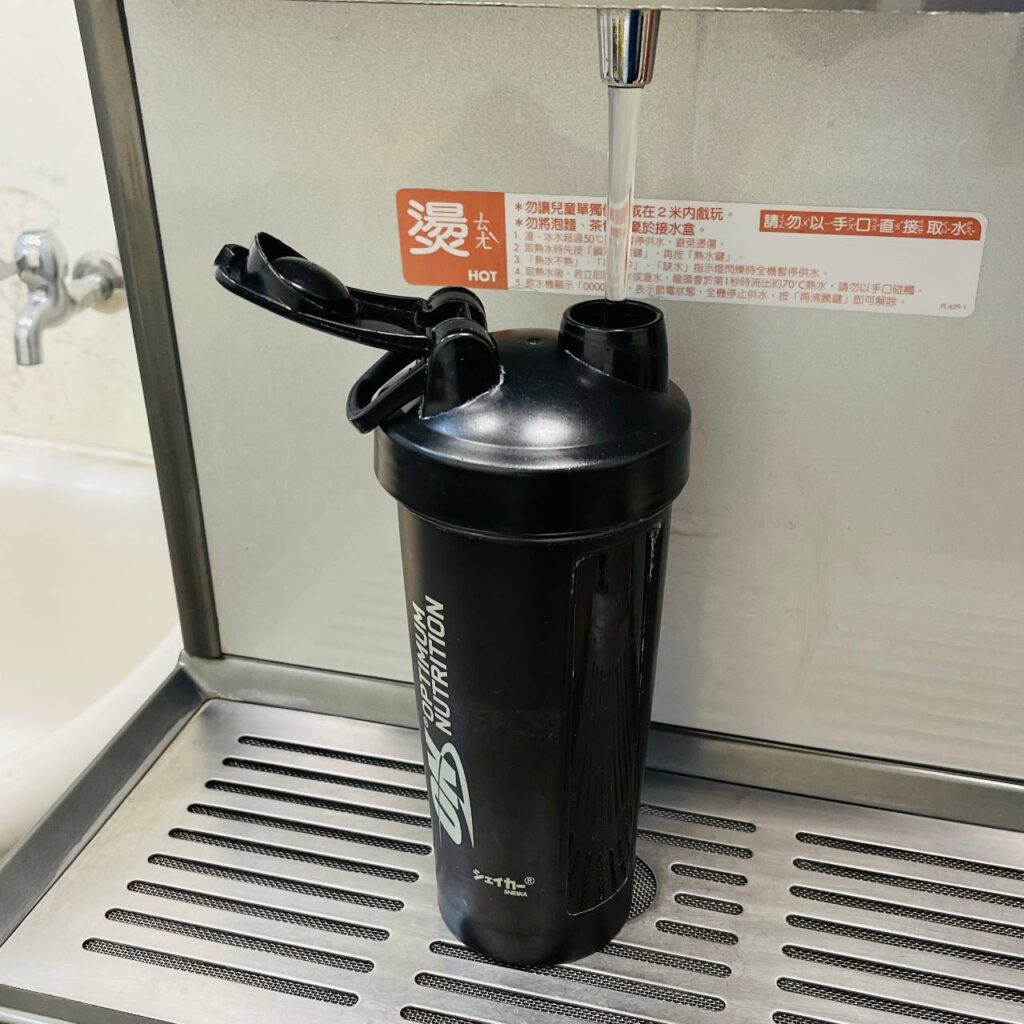 好喝乳清蛋白開箱｜御松田｜濃縮乳清蛋白巧克力口味&濃縮乳清蛋白香草口味&鳳梨酵素＋木瓜分解酵素。補充體力好幫手，運動增肌每天一杯，簡單擁有好體態。