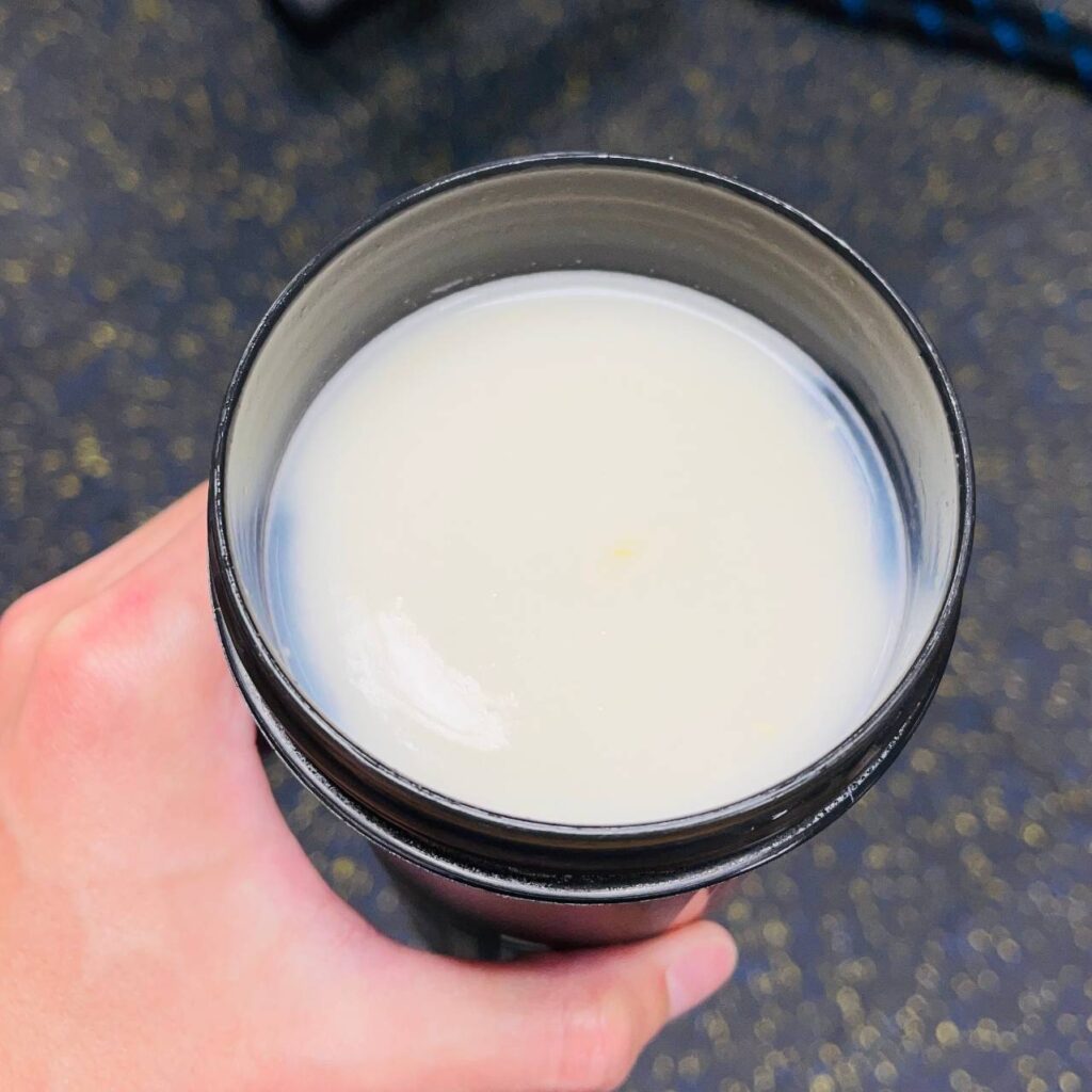 好喝乳清蛋白開箱｜御松田｜濃縮乳清蛋白巧克力口味&濃縮乳清蛋白香草口味&鳳梨酵素＋木瓜分解酵素。補充體力好幫手，運動增肌每天一杯，簡單擁有好體態。