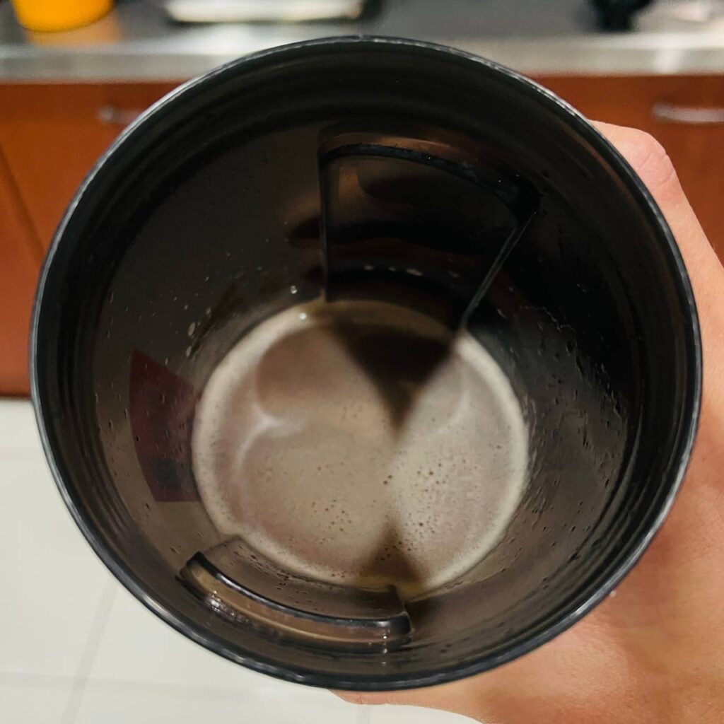 好喝乳清蛋白開箱｜御松田｜濃縮乳清蛋白巧克力口味&濃縮乳清蛋白香草口味&鳳梨酵素＋木瓜分解酵素。補充體力好幫手，運動增肌每天一杯，簡單擁有好體態。