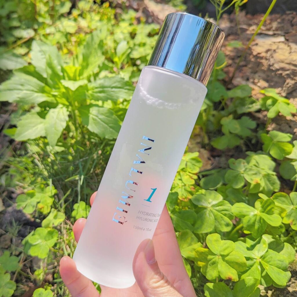 日常保養｜INALUMIE 芙木之光｜多重玻尿酸保濕精華化妝水與1%超能A醇煥顏精華液一次開箱，養成水嫩美肌計畫，保濕補水與溫和煥新一次達成