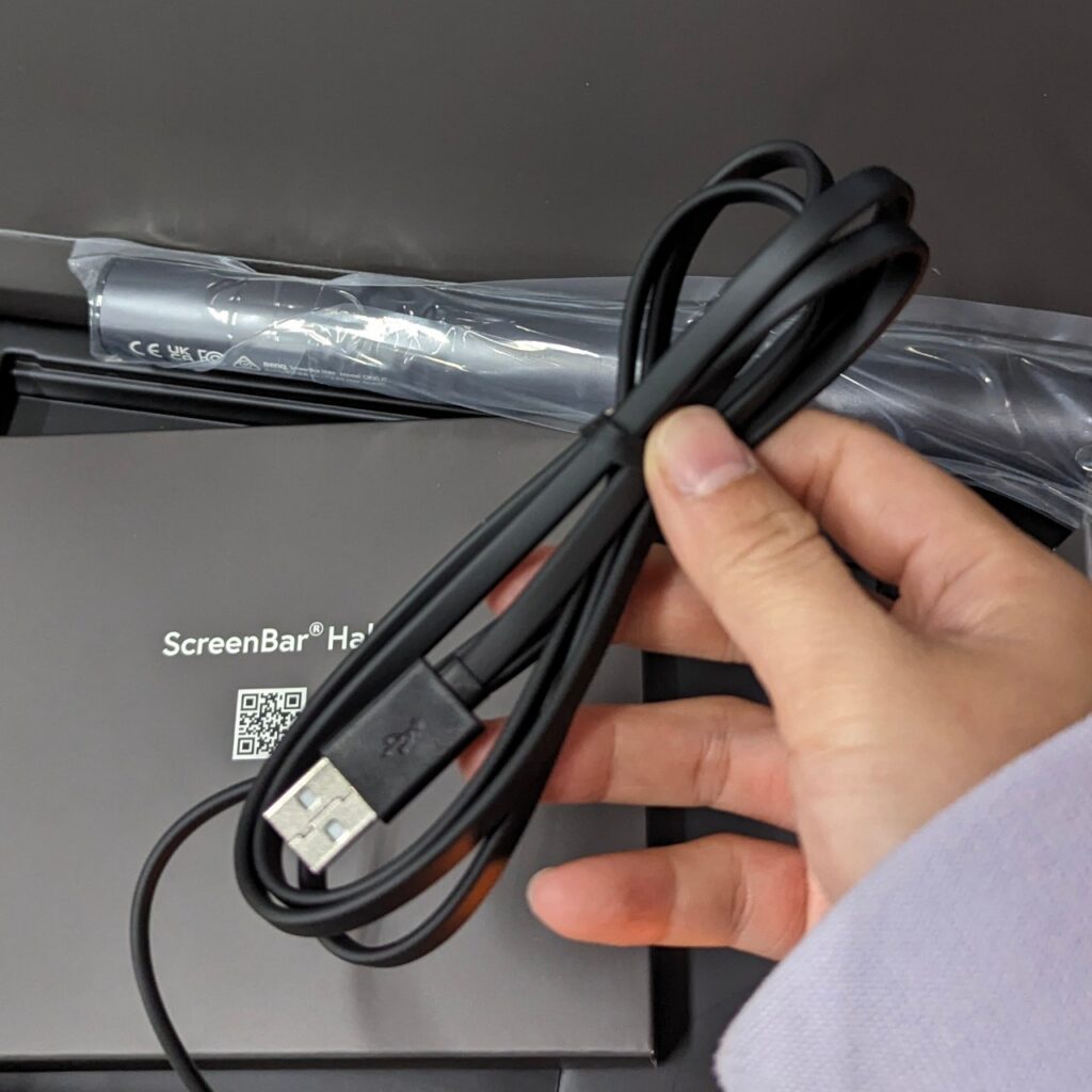 3C開箱｜BenQ ScreenBar Halo 螢幕智能掛燈｜利用舒適照明抵擋長期螢幕造成的眼睛不順。三種補光模式​，無線旋鈕，自動調光​（15 段亮度與 ANSI 國際標準的 8 段色溫隨我搭配）