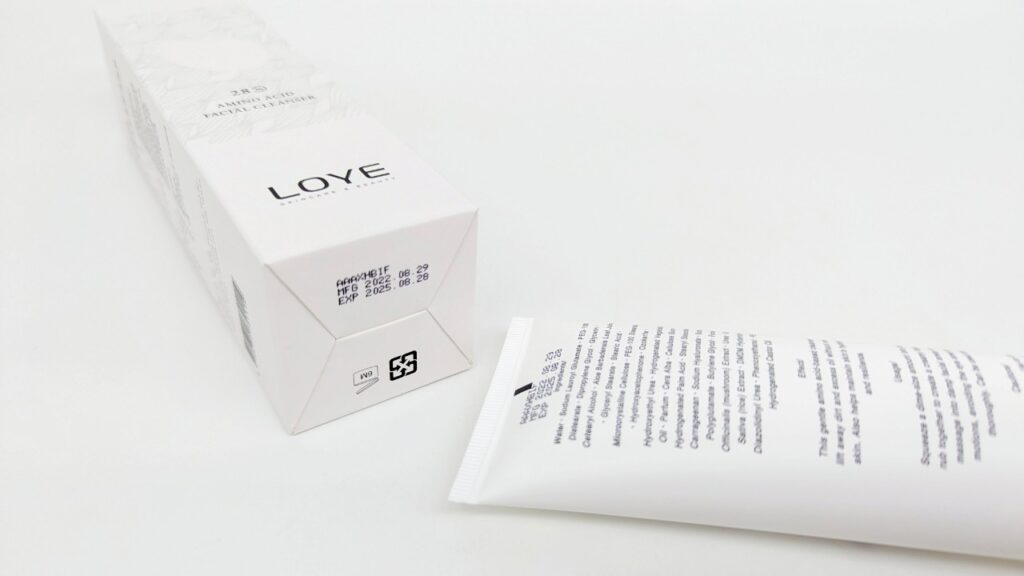 日常保養｜LOYE樂妍｜28%高濃度胺基酸洗面乳➡️洗後不緊繃洗面乳開箱 與 面膜控必買分享：維他命B3美白面膜，保養從清潔開始，清潔做的好，保養效果UPUP