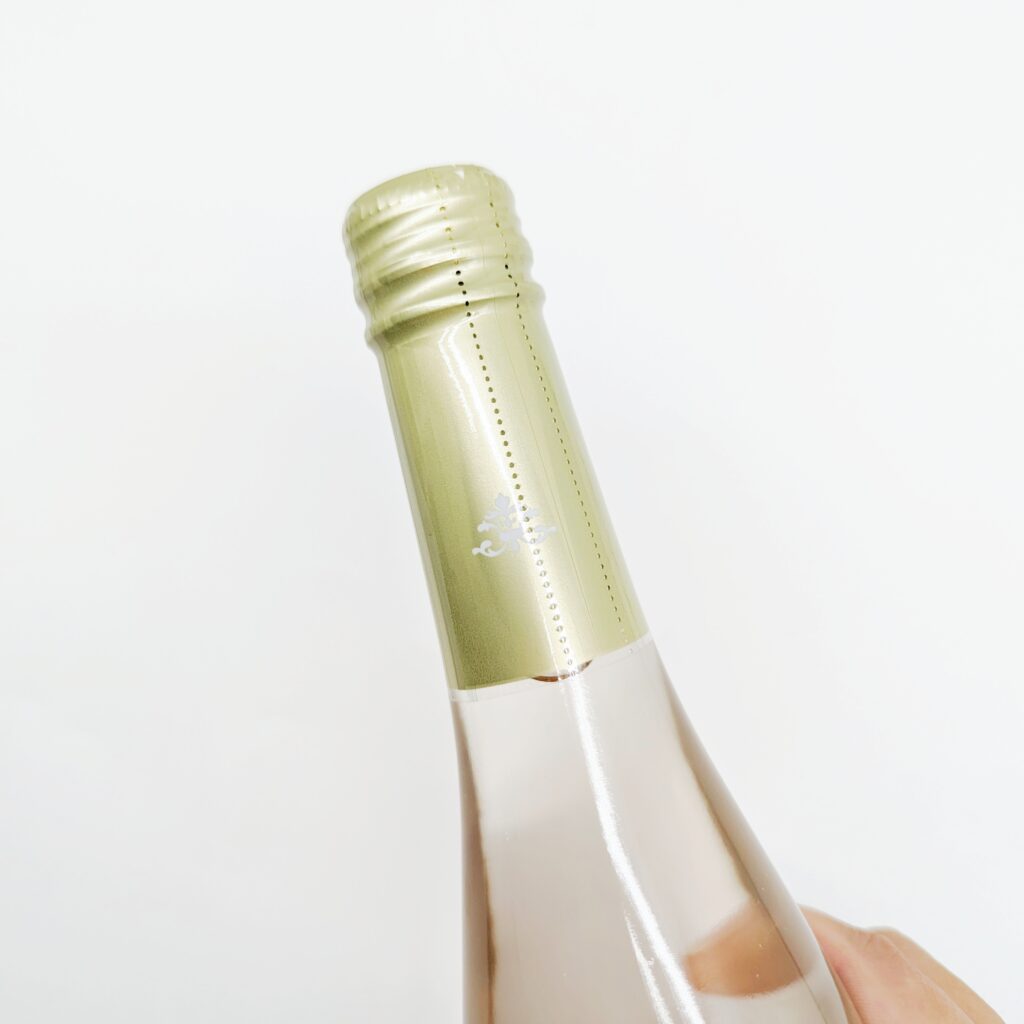 果醋氣泡飲推薦｜公主駕到｜ 野餐無酒精飲料推薦給你這款「氣泡水蜜桃果醋」來自寶島飲料，少女感、儀式感一次到位，既好喝又體面