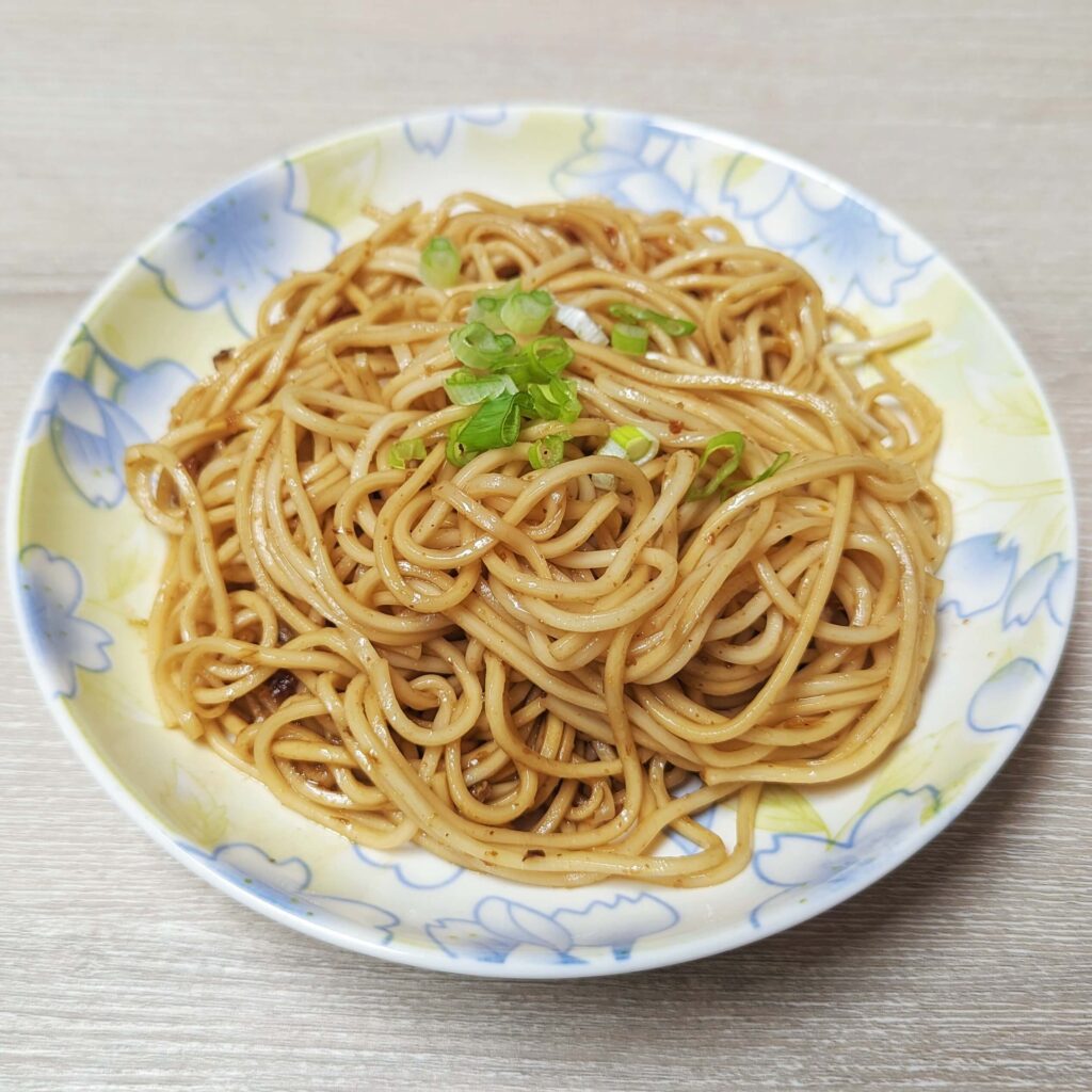美味推薦｜初耘牛肉麵評價｜分享好吃牛肉麵調理包與QQ彈牙的乾拌麵(初拌麵) 開箱，讓在家也能吃到眷村料理好美味