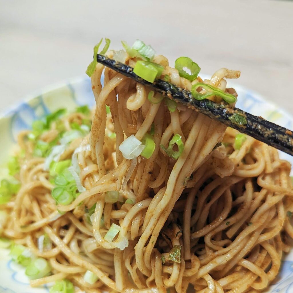 美味推薦｜初耘牛肉麵評價｜分享好吃牛肉麵調理包與QQ彈牙的乾拌麵(初拌麵) 開箱，讓在家也能吃到眷村料理好美味