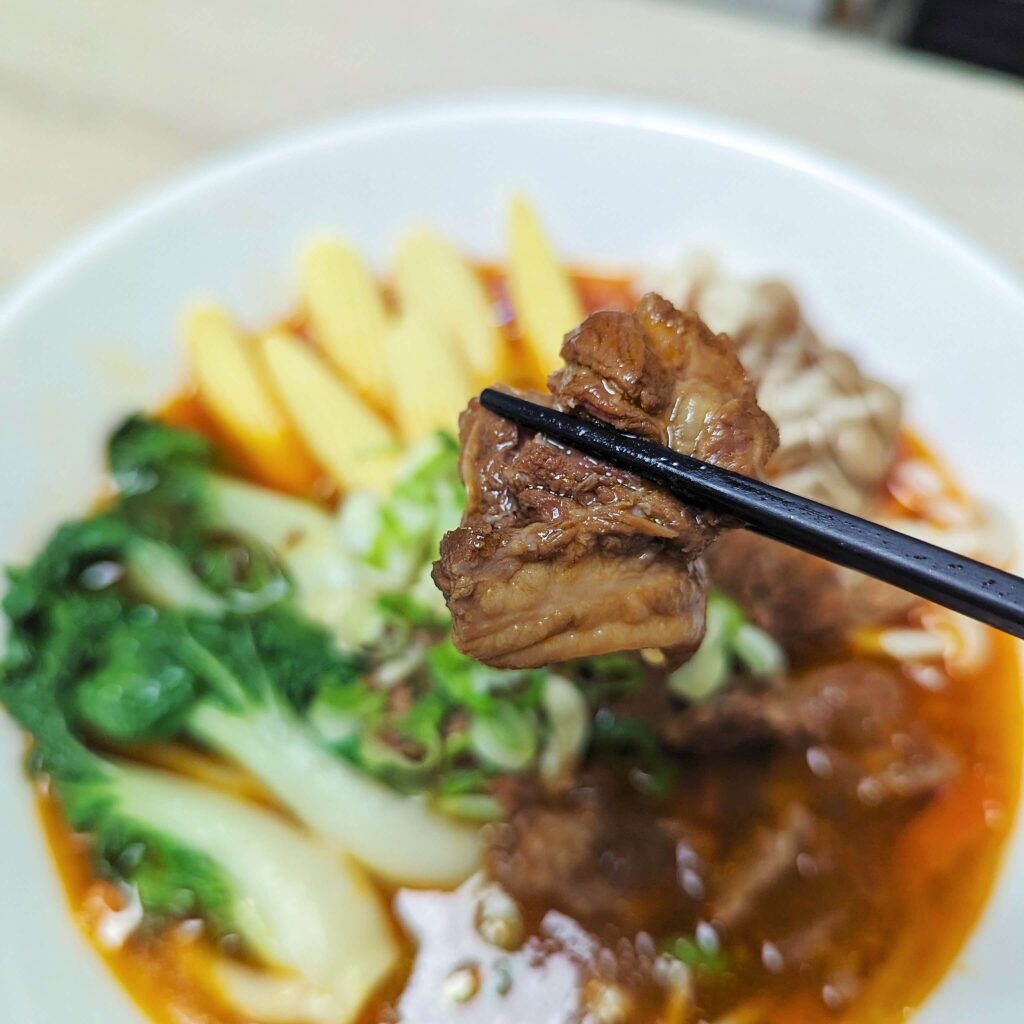 美味推薦｜初耘牛肉麵評價｜分享好吃牛肉麵調理包與QQ彈牙的乾拌麵(初拌麵) 開箱，讓在家也能吃到眷村料理好美味
