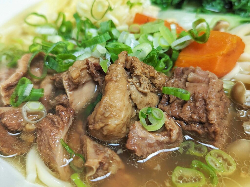 美味推薦｜初耘牛肉麵評價｜分享好吃牛肉麵調理包與QQ彈牙的乾拌麵(初拌麵) 開箱，讓在家也能吃到眷村料理好美味