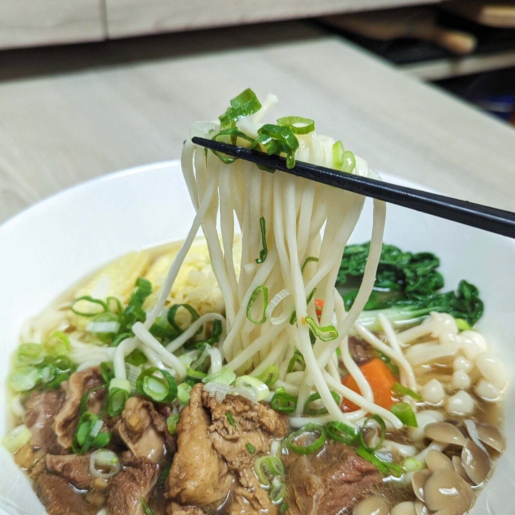 美味推薦｜初耘牛肉麵評價｜分享好吃牛肉麵調理包與QQ彈牙的乾拌麵(初拌麵) 開箱，讓在家也能吃到眷村料理好美味
