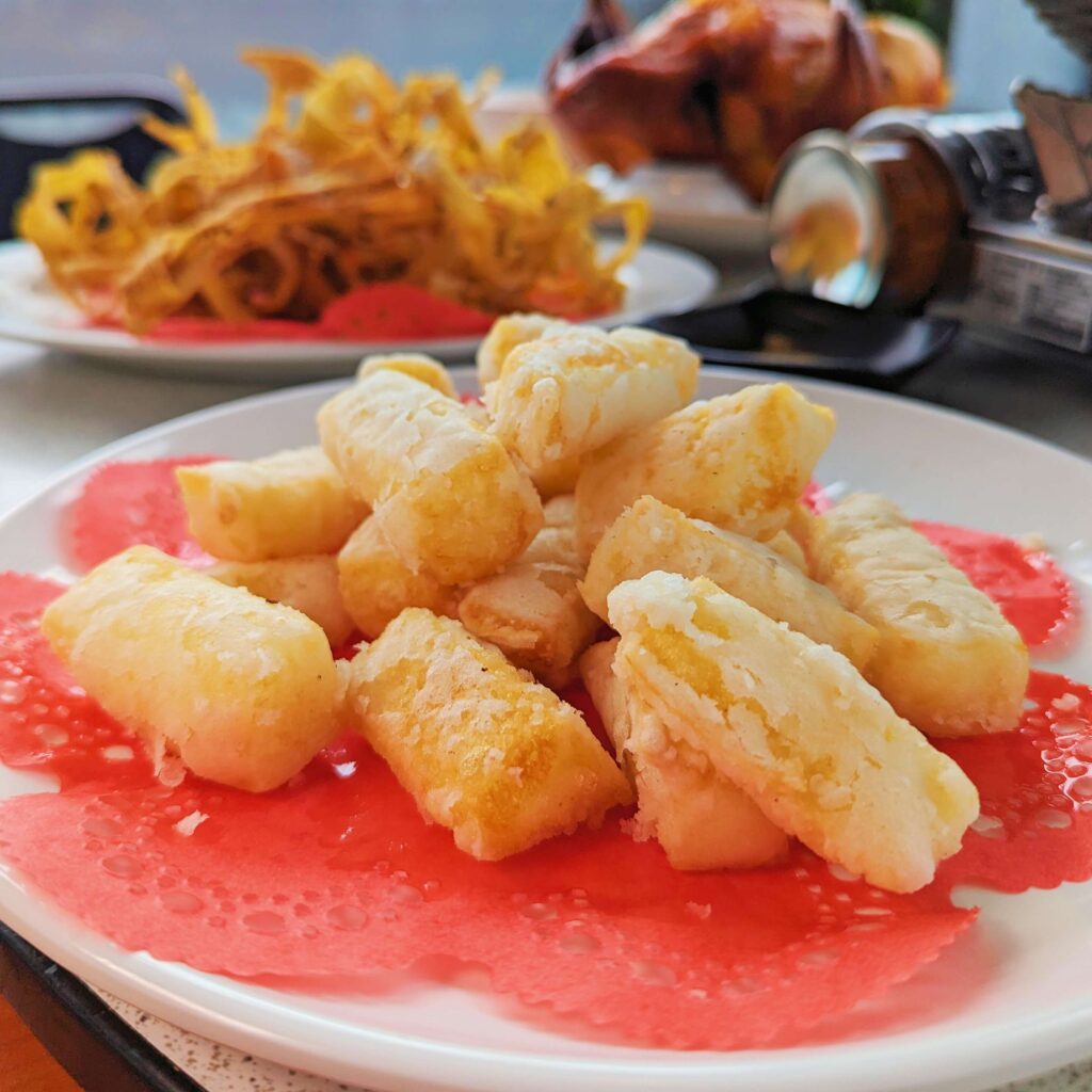宜蘭美食｜蘭揚蘆花雞餐廳｜礁溪美食必吃招牌窯烤雞，九菜一湯居然只要三千元，旅遊聚會都推薦的超高CP值人氣餐廳 (好停車)