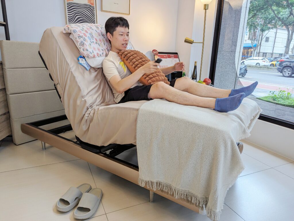 電動床墊開箱｜我們是幸福床店評價｜桃園旗艦床墊門市，幸福電動床，柔軟包覆、QQ回彈，找回屬於自己的支撐感，好眠體驗等著你