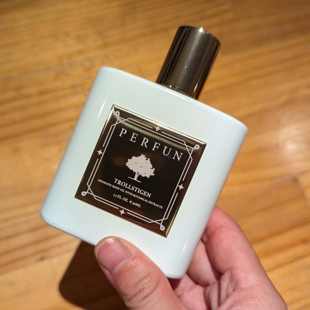 植萃精油開箱｜PERFUN 挪威精靈之路｜木質調保養型精油，頂級香氛，讓生活調性，放慢你的緊繃日常，多用途使用推薦（保濕呵護、芳療SPA、呵護秀髮、淨化空間）
