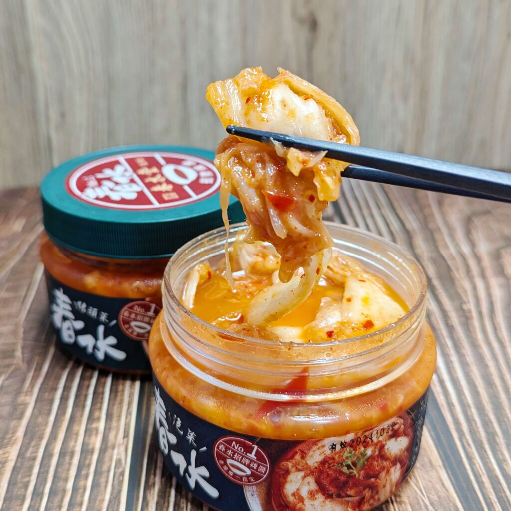 全聯泡菜開箱｜春水良品評價｜全聯必買韓式泡菜 春水堂監製:春水招牌辣醬泡菜、春水招牌辣醬結頭菜，泡菜創意料理（低脂泡菜排骨鮮蔬湯、韓式飯捲）