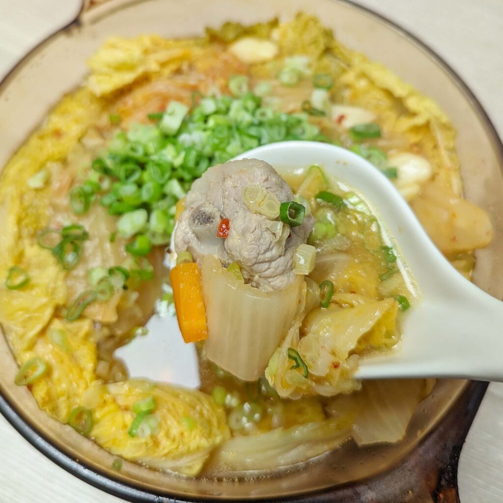 全聯泡菜開箱｜春水良品評價｜全聯必買韓式泡菜 春水堂監製:春水招牌辣醬泡菜、春水招牌辣醬結頭菜，泡菜創意料理（低脂泡菜排骨鮮蔬湯、韓式飯捲）