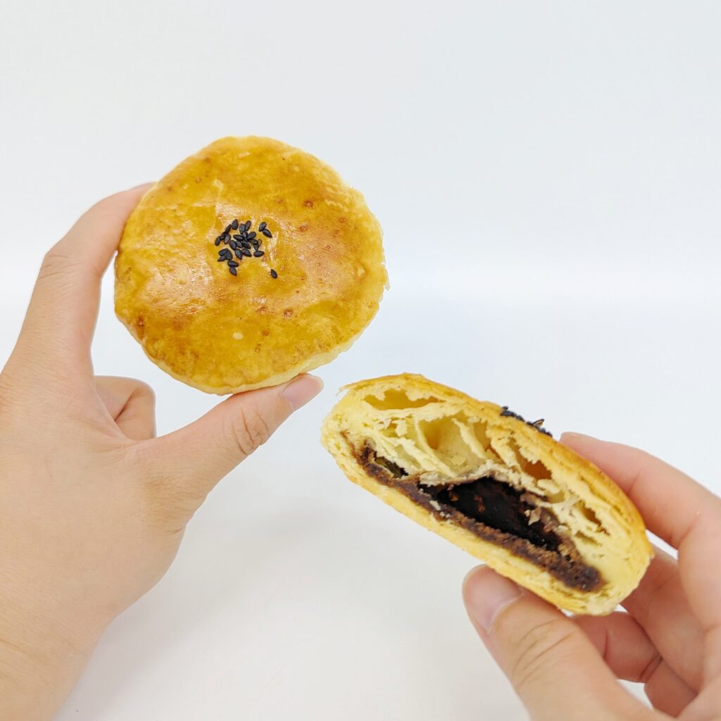 中秋禮盒｜四月南風-台中甜酥餅｜人氣伴手禮，三種口味（吉利花生、黑糖咖啡、蜜汁柴魚）甜酥餅，中式月餅口味獨特，送禮推薦！