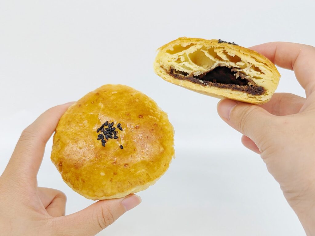 中秋禮盒｜四月南風-台中甜酥餅｜人氣伴手禮，三種口味（吉利花生、黑糖咖啡、蜜汁柴魚）甜酥餅，中式月餅口味獨特，送禮推薦！