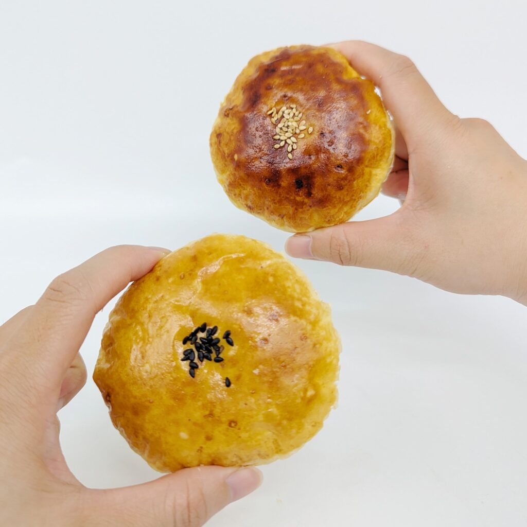 中秋禮盒｜四月南風-台中甜酥餅｜人氣伴手禮，三種口味（吉利花生、黑糖咖啡、蜜汁柴魚）甜酥餅，中式月餅口味獨特，送禮推薦！