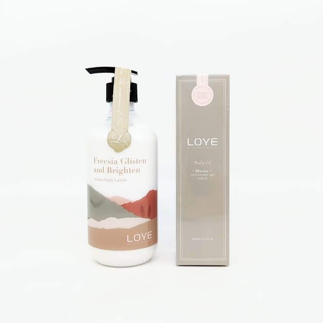 香水乳液推薦｜LOYE樂妍評價｜小蒼蘭潤白香水身體乳V.S.10效輕潤修護身體油，一抹化水的乳液，清透不沾黏，好舒爽，無添加，更安心-AG吃貨