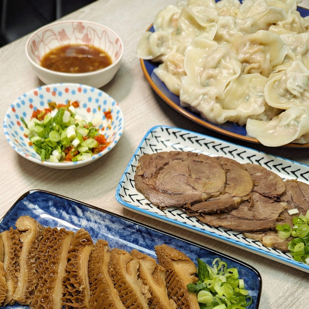 團購好評水餃分享｜健村水餃、牛肉湯、宮廷老滷味開箱！米其林宅配美食的極致享受－AG吃貨