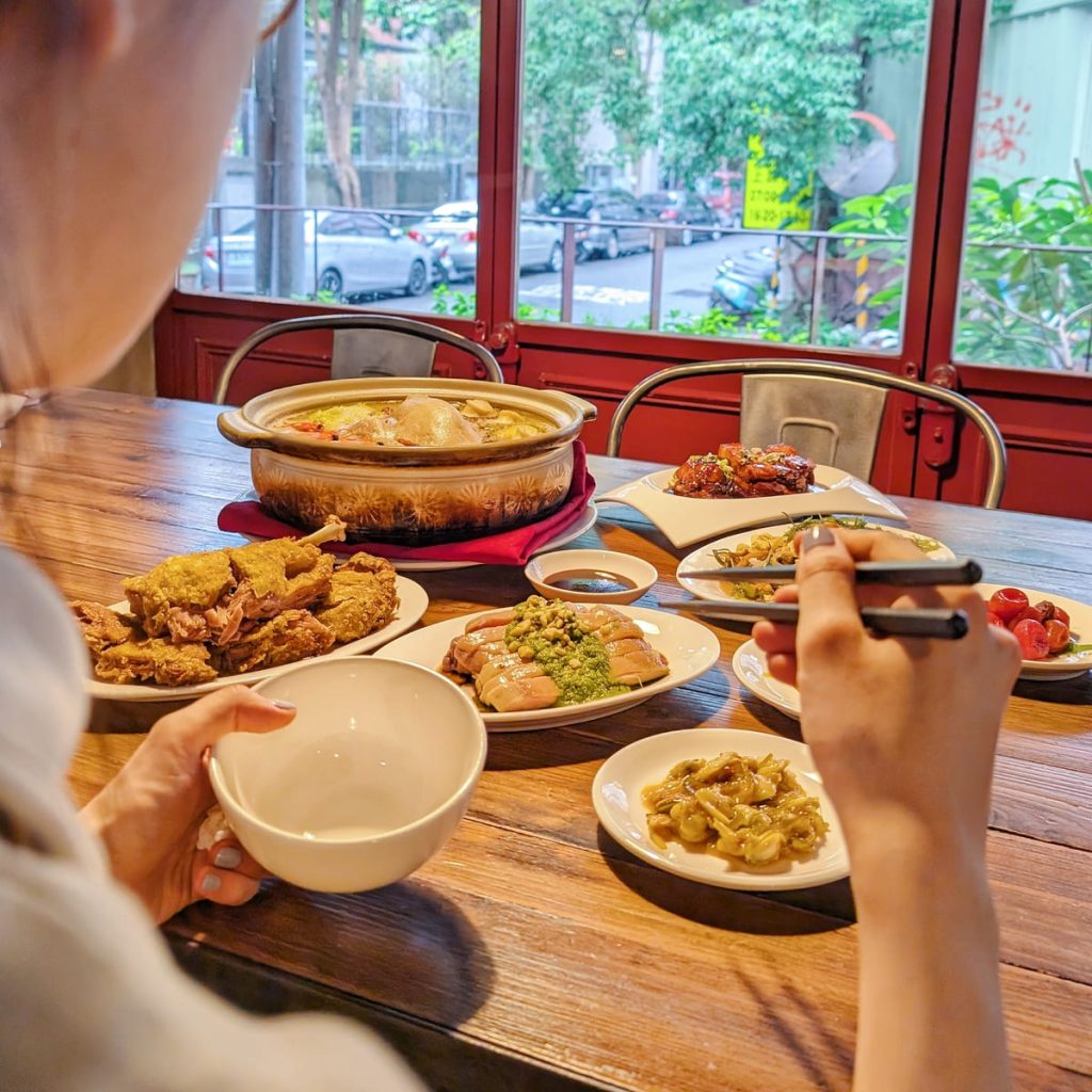 2025 台北忠孝敦化｜好米亞餐酒館 Goodies Cuisine｜東區聚餐、生日首選餐廳！免到香港就能喝到16H美味煲湯，砂鍋濃白雞湯好好喝－AG吃貨