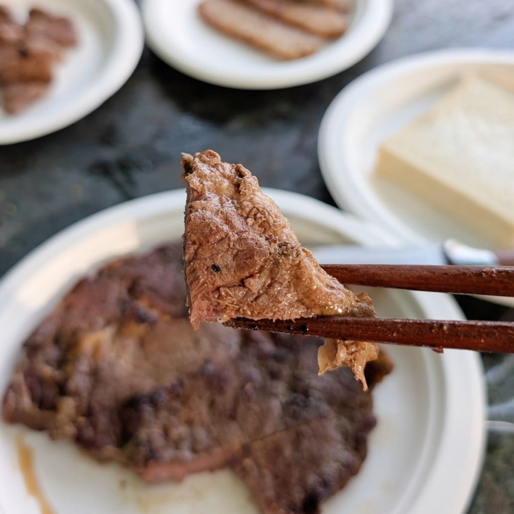 中秋團圓肉香撲鼻｜小宅市集x成功牛排聯名神級燒烤7件組｜超便利的烤肉組開箱、實吃心得、零失敗中秋烤肉組合推薦 - AG吃貨