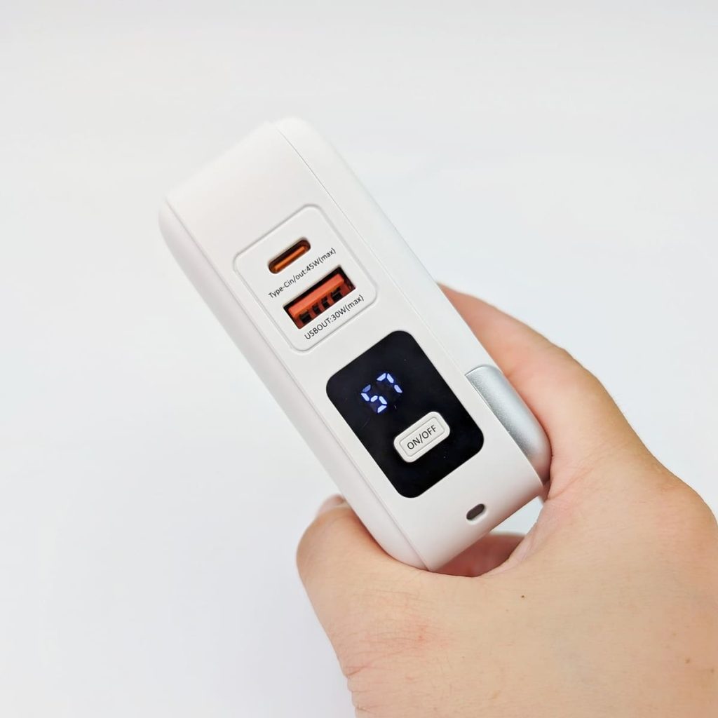 可上飛機行動電源你準備好了嗎？三合一行充推薦：愛客科技行動電源｜電力、體積、快充一次滿足！旅行人必備神器－ＡＧ吃貨