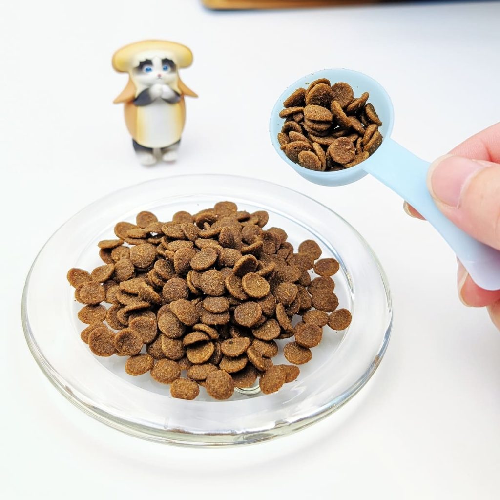 ATTILA貓飼料評價｜挑嘴貓也難敵這一口！12歲貓皇吃上癮的阿提拉貓飼料開箱，無穀貓飼料推薦大公開-AG吃貨